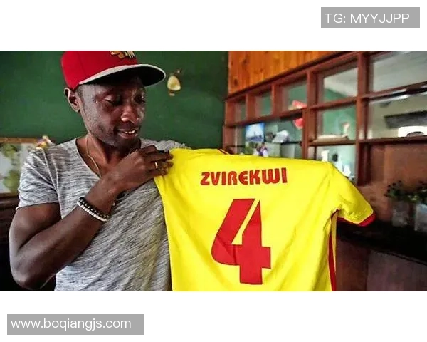 足球明星骨折后重返赛场的励志故事与坚韧精神解析