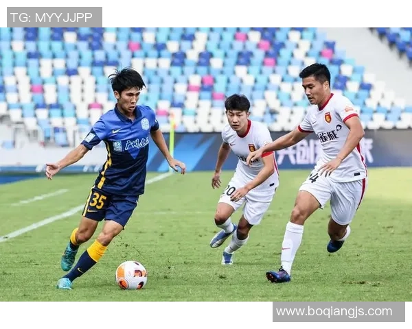 广州足球队逆袭之旅揭秘：从低谷到巅峰的精彩历程与奋斗故事